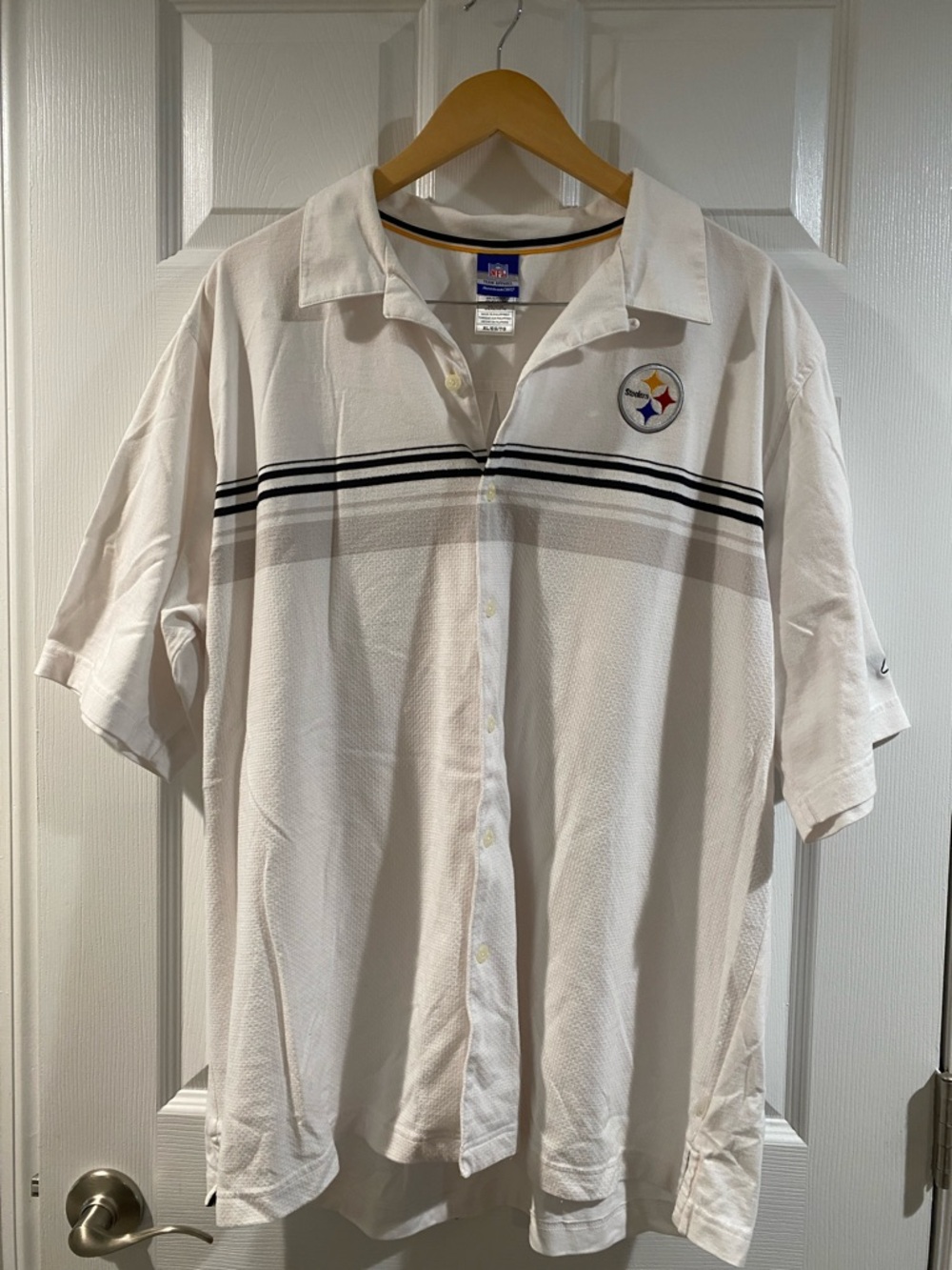 NFL Reebok White Men’s Short-Sleeve Button Shirt with Steelers Logo - Size XL